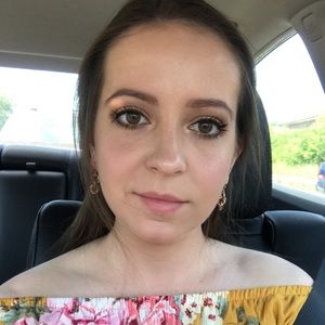 Meet your Posher, Cierra